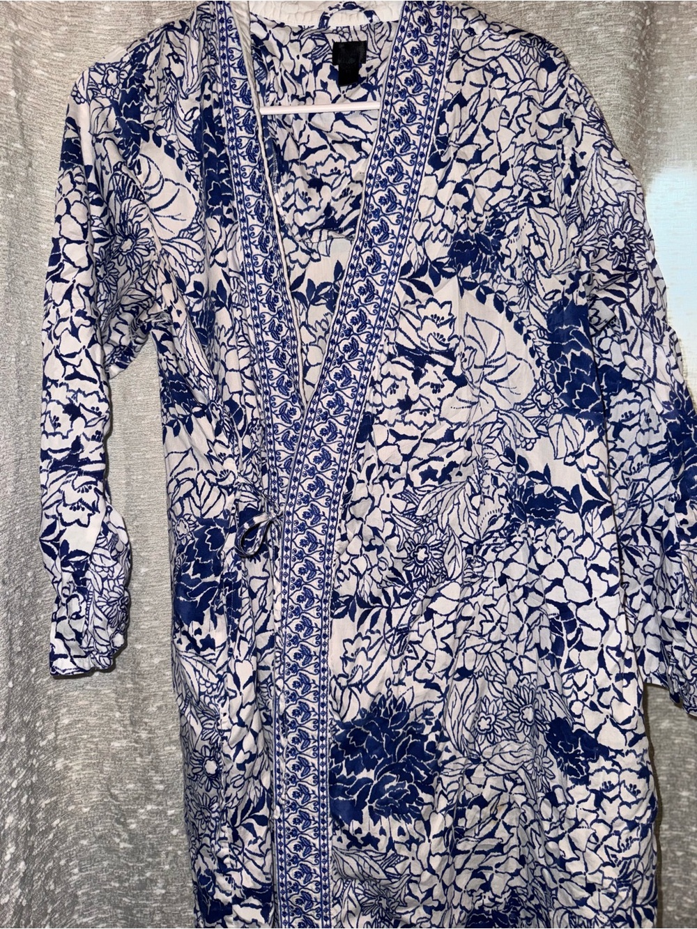 Blue and White Floral Robe - Elegant Women's Kimono - Picture 3 of 8